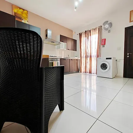 Corner View 2 * Iz-Zlielaq